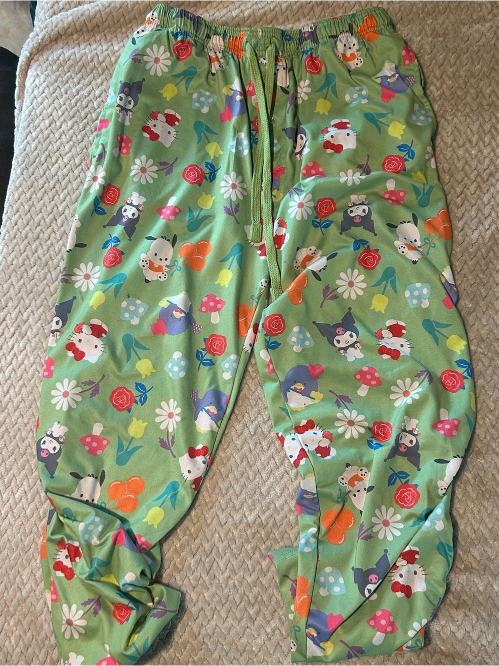 Boxlunch Green Hello Kitty Pajama Pants